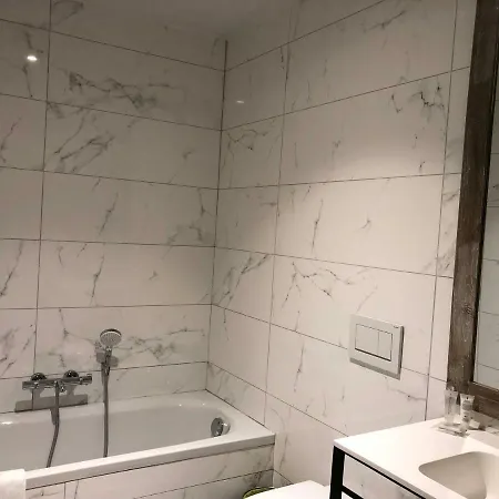 Lägenhetshotell Acropolis - Luxury Appartments I Hotelservice And Parking 4*