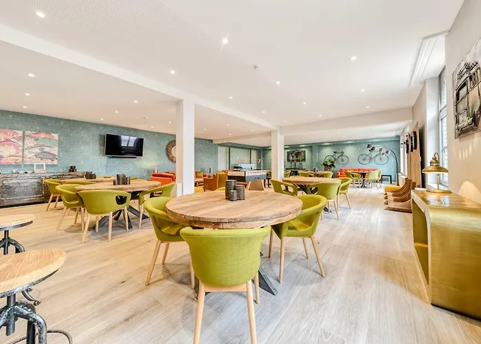 Acropolis - Luxury Appartments I Hotelservice And Parking 4*